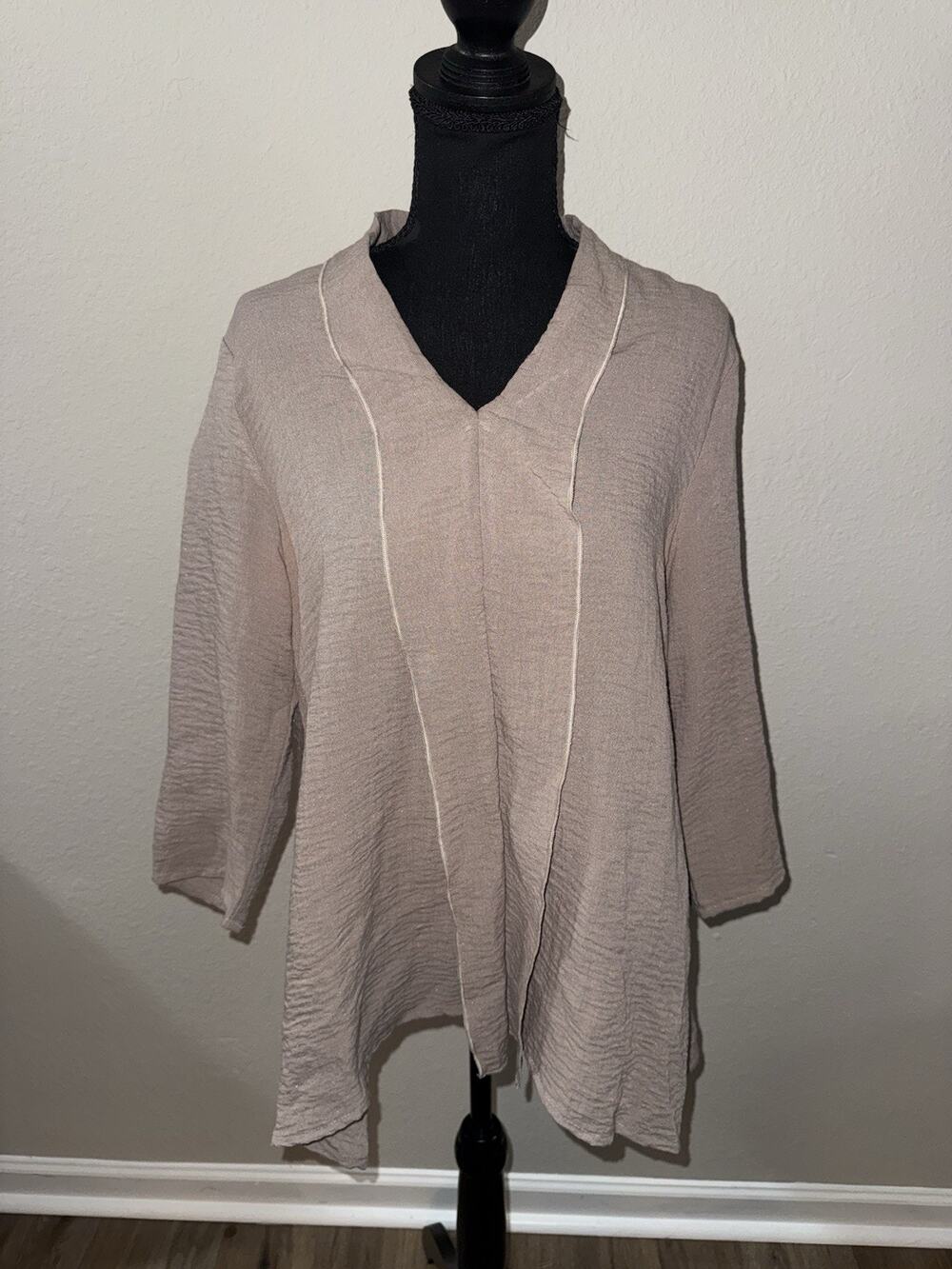 Yushi Lagenlook Tunic Top Medium M Taupe Crinkle Gauze Raw Edge Made in USA